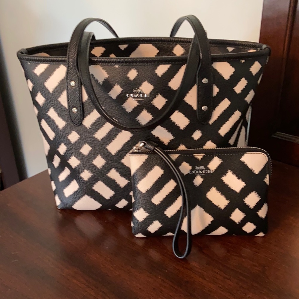 Small Coach tote and wristlet